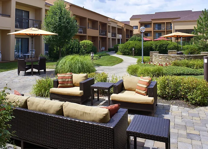 Courtyard Chicago Oakbrook Terrace Hotel