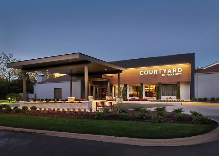 Courtyard Chicago Oakbrook Terrace Hotel