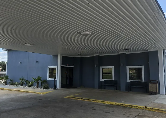 Super 8 By Wyndham Buffalo