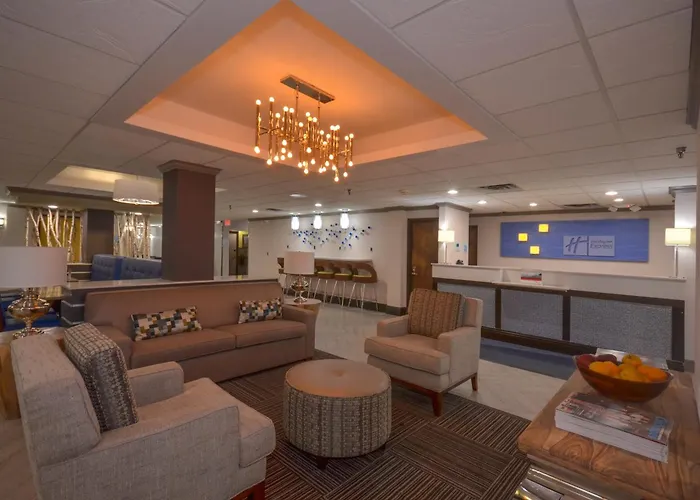 Holiday Inn Express & Suites Fayetteville University Of Arkansas Area By Ihg