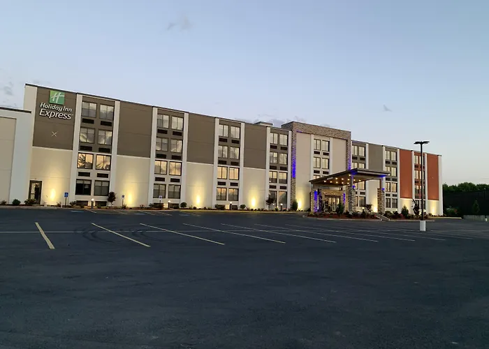 Holiday Inn Express - Fall River North