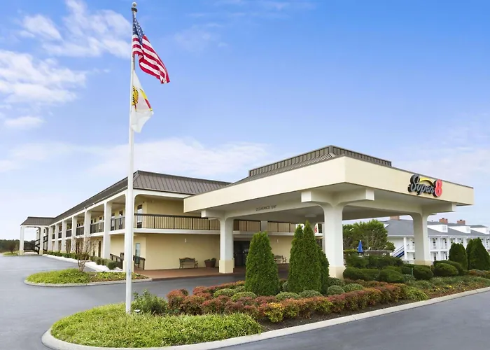 Super 8 By Wyndham Calhoun Motel