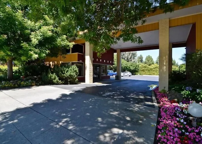 Days Inn & Suites By Wyndham Mountain View