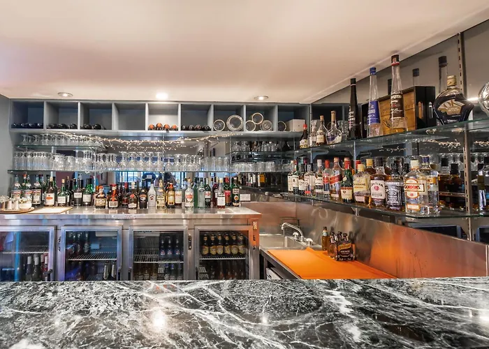 Twin Towers Inn Sydney