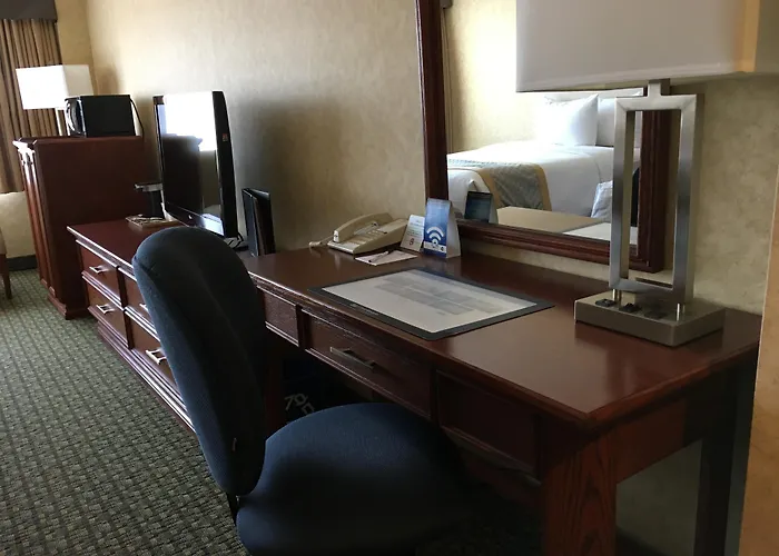 Best Western Voyageur Place Hotel Newmarket