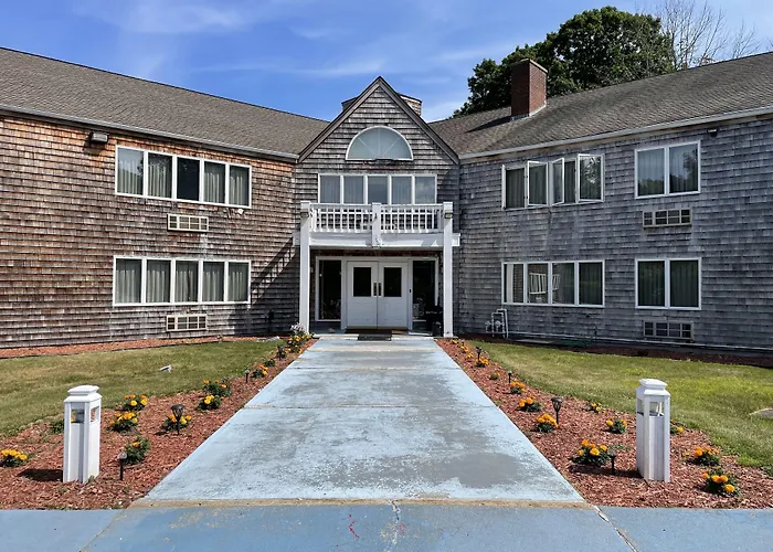 Econo Lodge Inn & Suites Groton