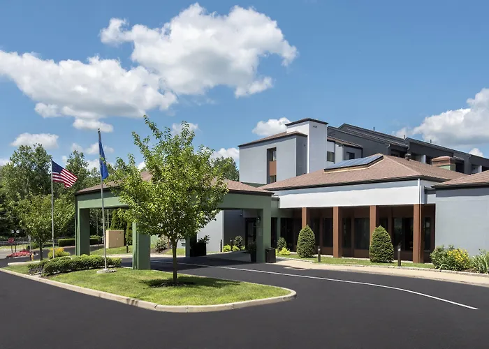 Courtyard By Marriott Norwalk Hotel