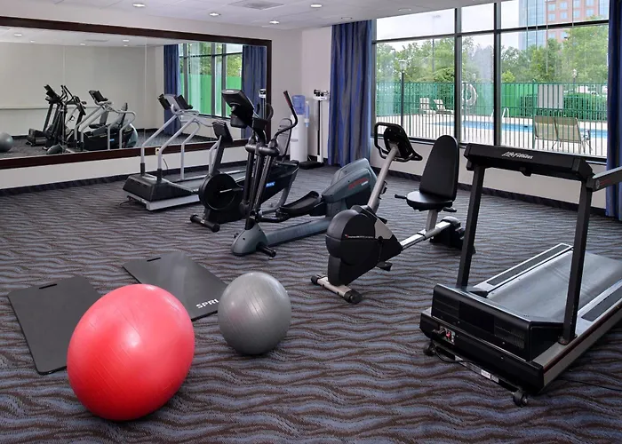 Elimwood Hotel, A Ramada By Wyndham Maryland Heights
