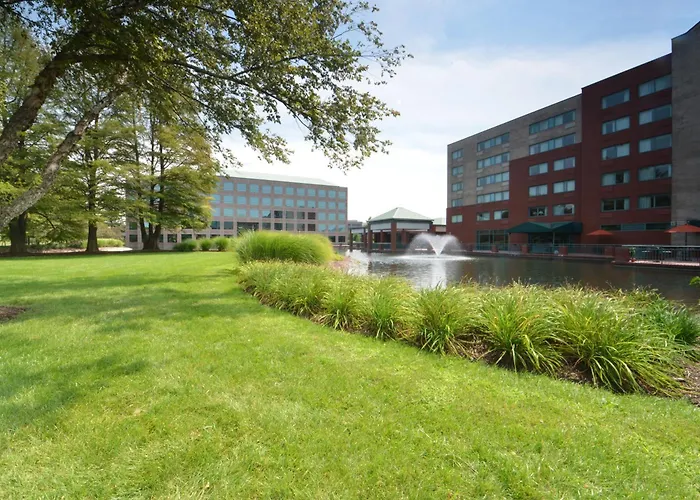 Elimwood Hotel, A Ramada By Wyndham Maryland Heights
