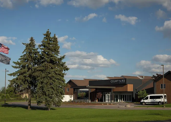 Courtyard By Marriott Lansing Hotel
