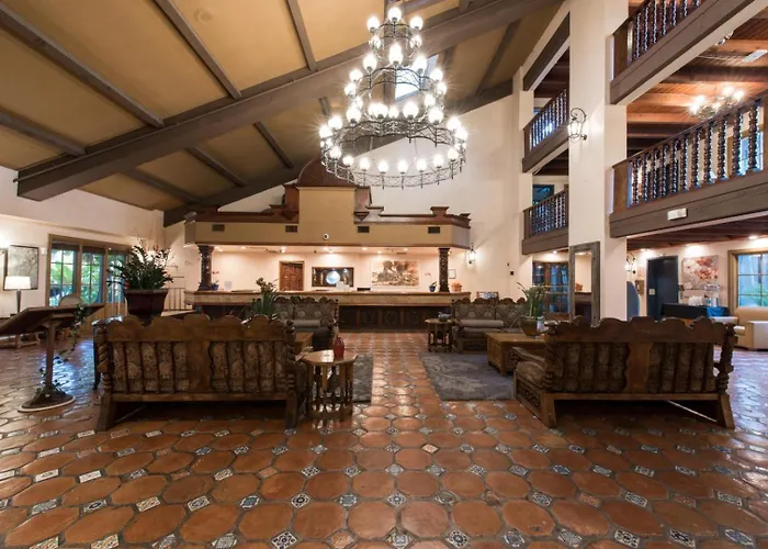 Vanllee Hotel Covina