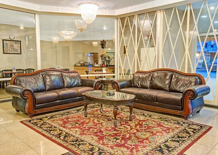 Howard Johnson By Wyndham Pikesville
