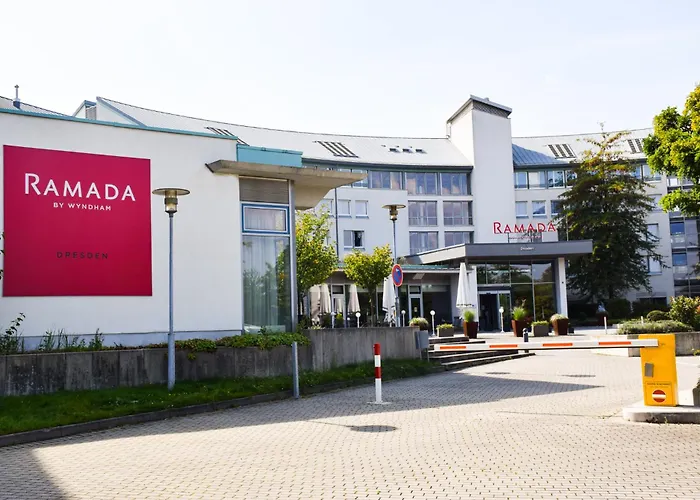 Ramada By Wyndham Dresden Hotel