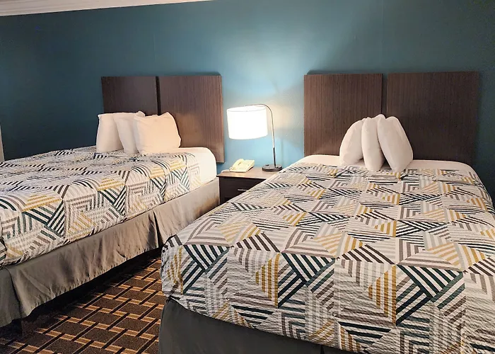 Days Inn By Wyndham Crowley