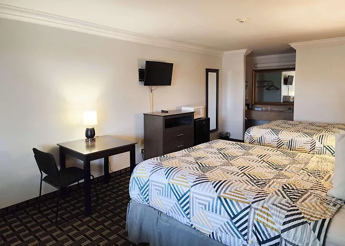 Days Inn By Wyndham Crowley