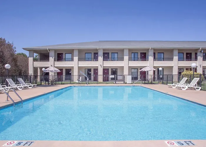 Days Inn By Wyndham Spartanburg Waccamaw Southern Shops