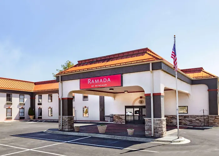 Ramada By Wyndham Hendersonville