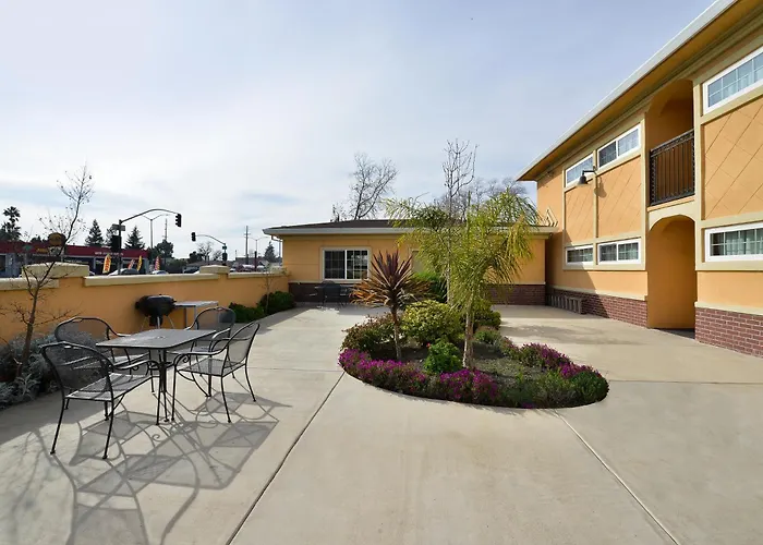 Americas Deluxe Inn- Marysville