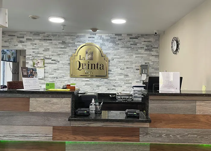 La Quinta Inn And Suites By Wyndham Cincinnati North Springdale