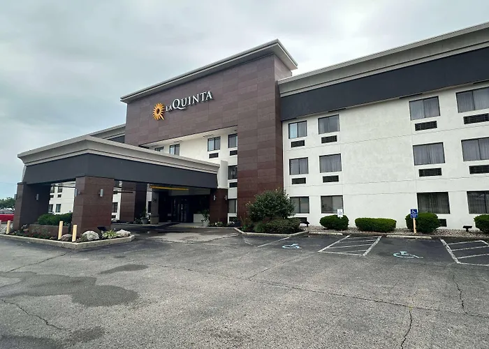 La Quinta Inn And Suites By Wyndham Cincinnati North Springdale