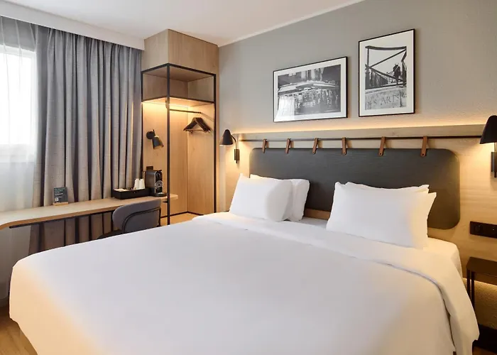 Hotel Campanile Paris Ouest - Nanterre - La Défense
