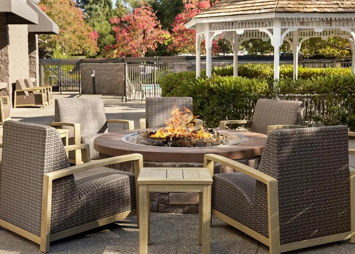 Courtyard By Marriott Santa Rosa Hotel