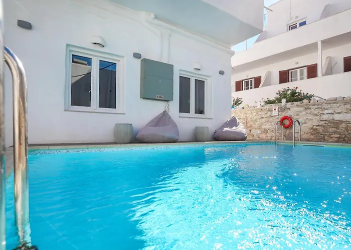 Madaky Hotel Naousa 