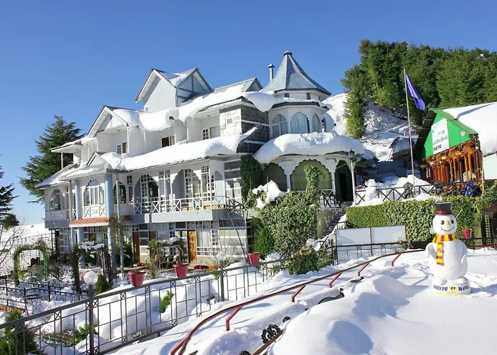 Snow King Retreat: Himalayan Views & Mountain Luxury Hotel Kufri
