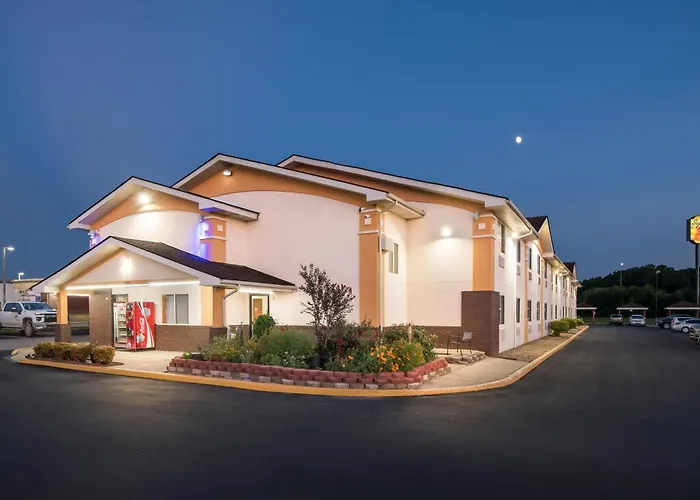 Super 8 By Wyndham Franklin Hotel