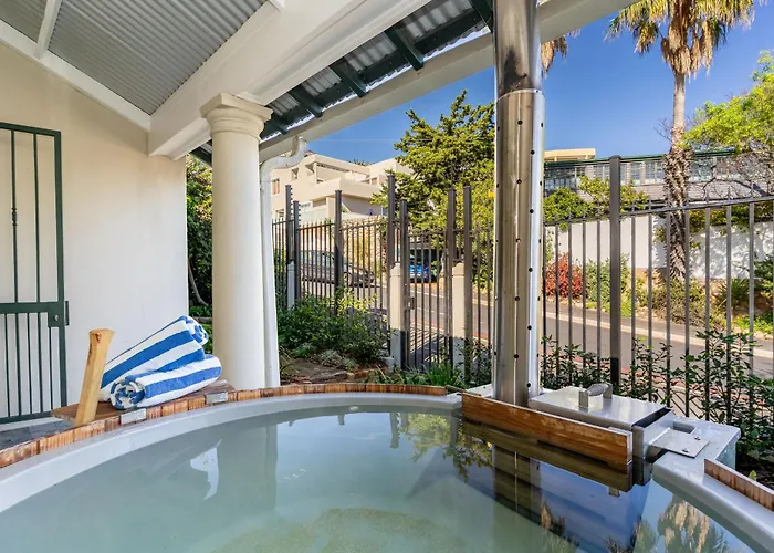 Camps Bay Village - Stone Cottages Cape Town