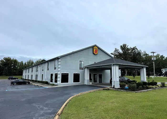 Super 8 By Wyndham Booneville