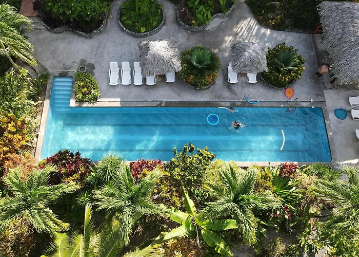 Bluff Beach Retreat Bocas Town