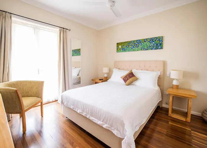 Kernow - Minimum Age 18 Hotel Charters Towers