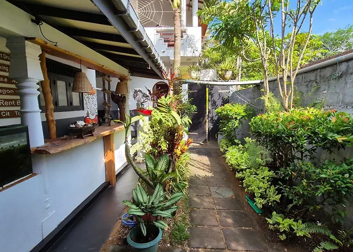 Bandulas Beach House Hikkaduwa