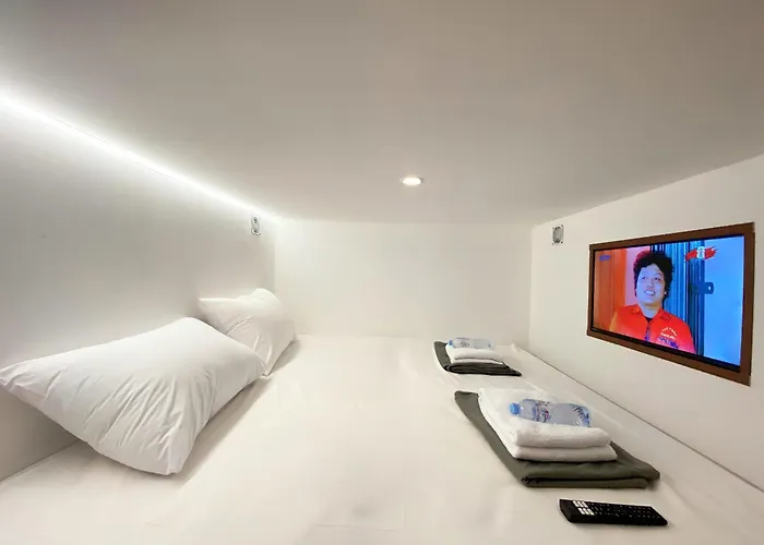 Hotel Shakti Capsule Bandung