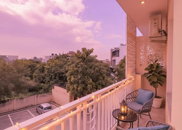 Fabhotel Aravali Suites, Dlf Phase 3 Gurgaon