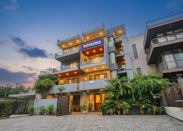 Fabhotel Comfort Residency I - Nr Artemis Hospital Gurgaon'