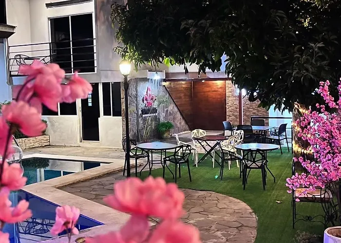 Villa Napoli Santa Ana