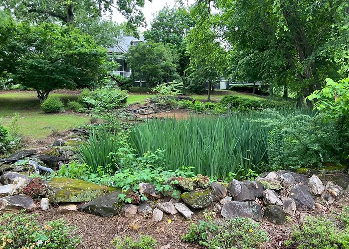 Intermission Hogan House Bed & Breakfast Hogansville