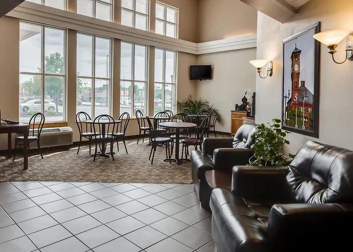 Super 8 By Wyndham Menomonie Wi Motel