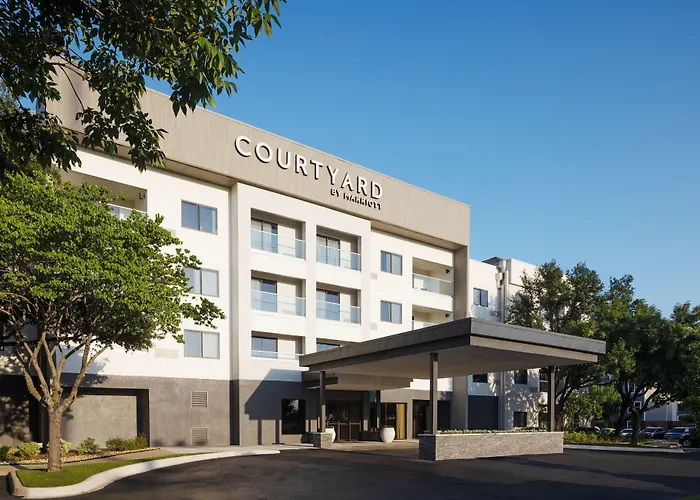 Hotel Courtyard Austin South