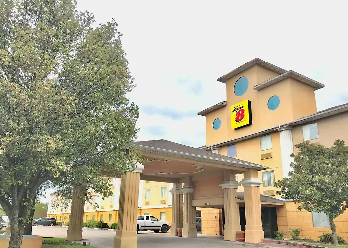 Super 8 By Wyndham Temple I-35 Hotel