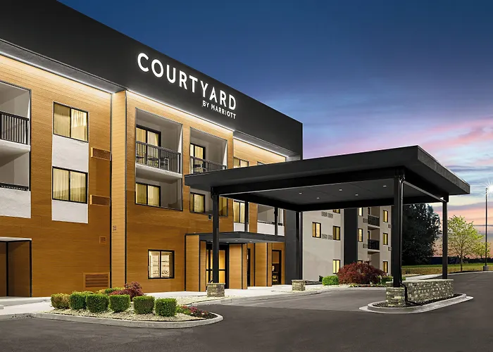 Courtyard Paducah West Hotel