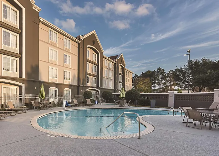 La Quinta By Wyndham Shreveport Airport Hotel