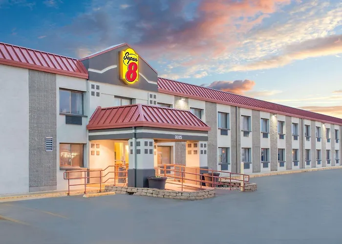 Super 8 By Wyndham Marshalltown