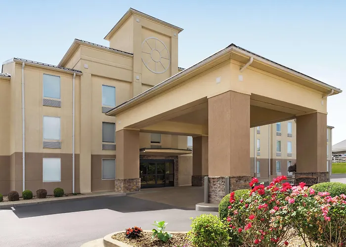 Baymont By Wyndham Georgetown Lexington North Hotel