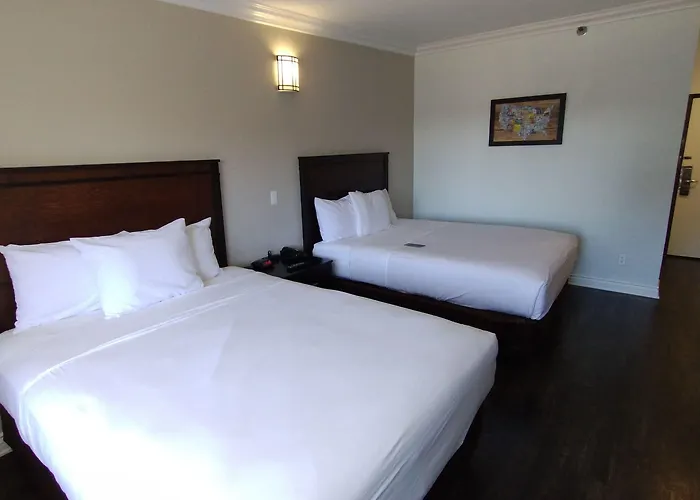Baymont By Wyndham Ontario Hotel