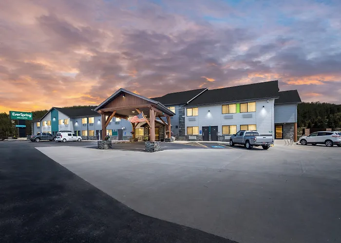 Everspring Inn & Suites Hill City