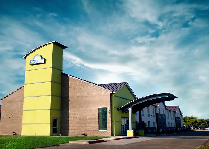 Arya Inn & Suites Farmers Branch