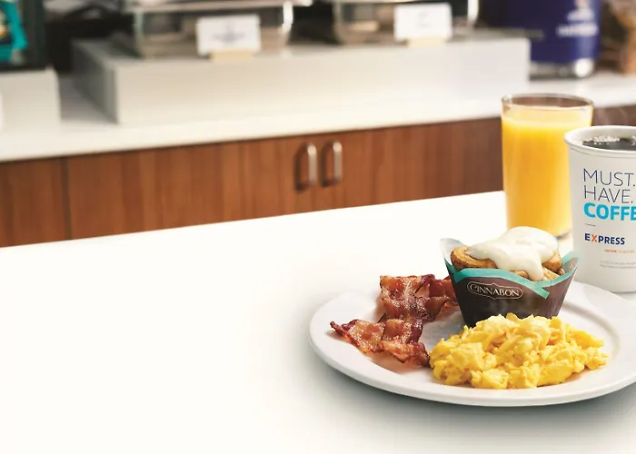 Holiday Inn Express Hotel & Suites Minneapolis - Minnetonka By Ihg